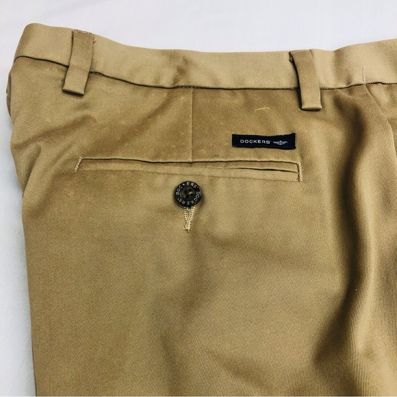 Dockers D3 Classic Fit Khaki - Picture 3 of 16